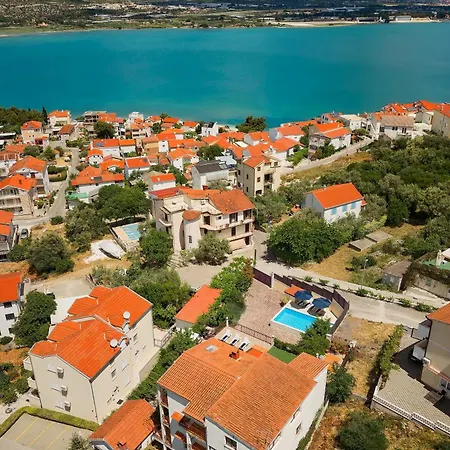 Alisa * Trogir